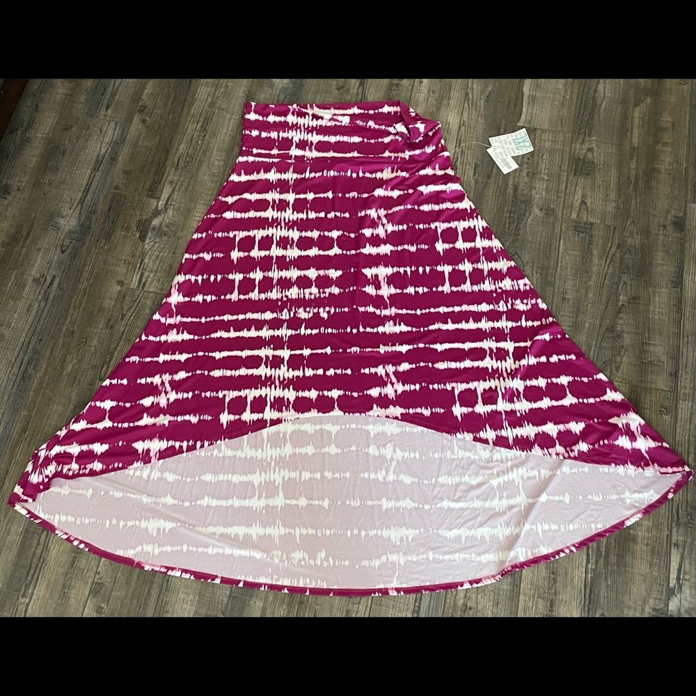 LulaRoe Olivia high low skirt
